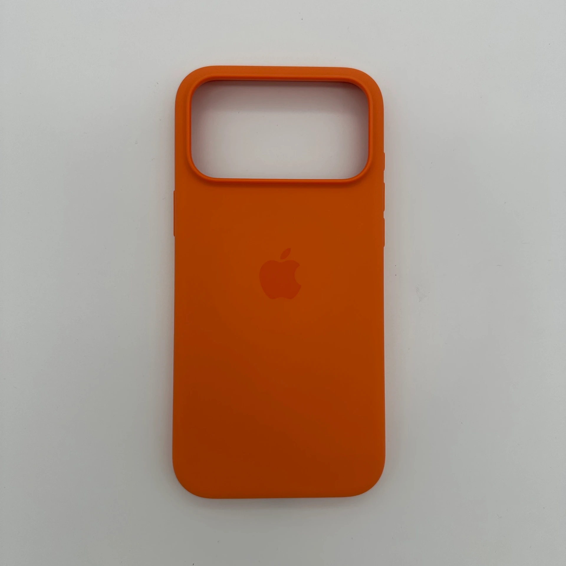 [MGFL4ZM/A] Genuine and new - Apple Silicone Case with MagSafe for iPhone 17 Pro Max - Orange -